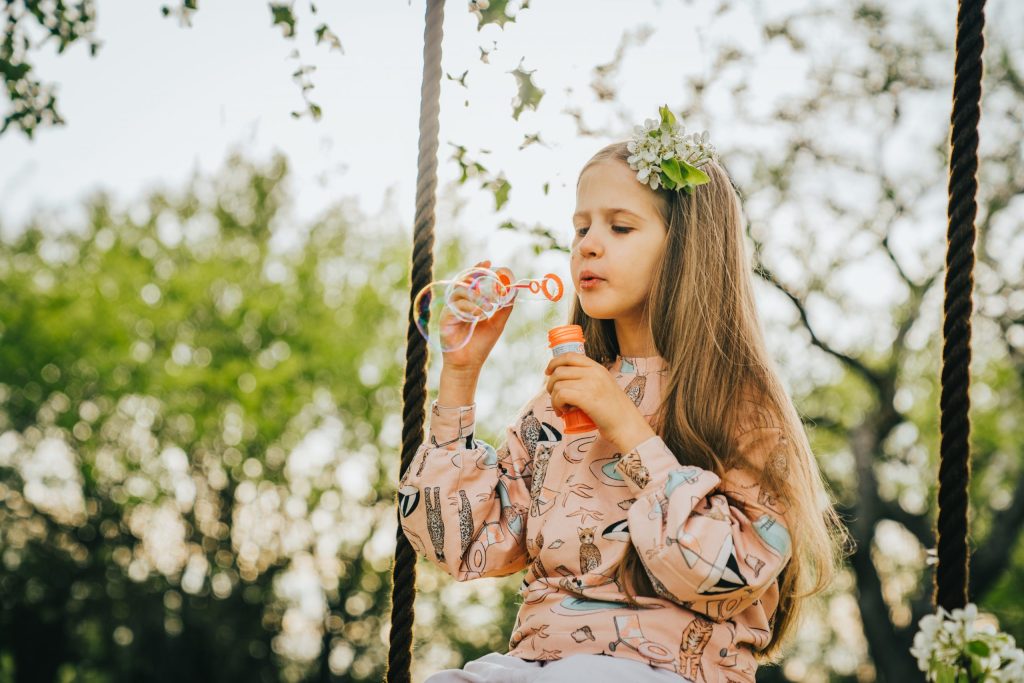 Kādēļ bērnu ballītes rīkot ārpus mājām?